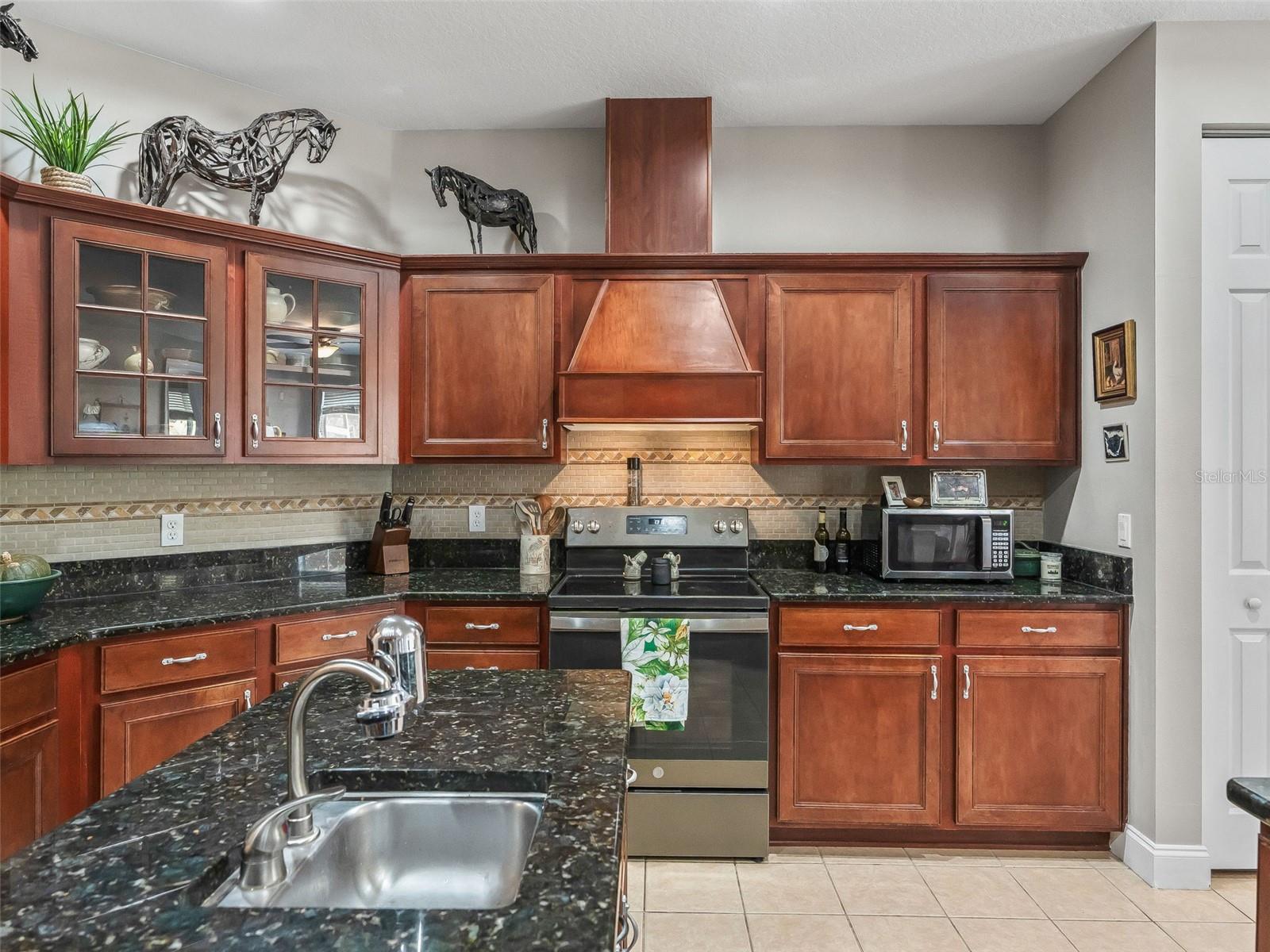 Image 23 of 57 For 9805 6th Court