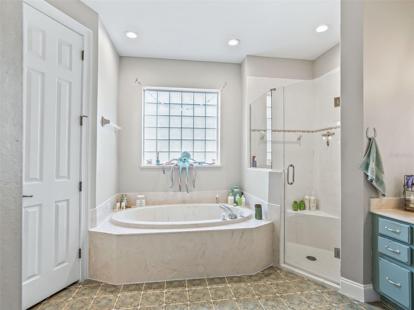 Image 29 of 57 For 9805 6th Court