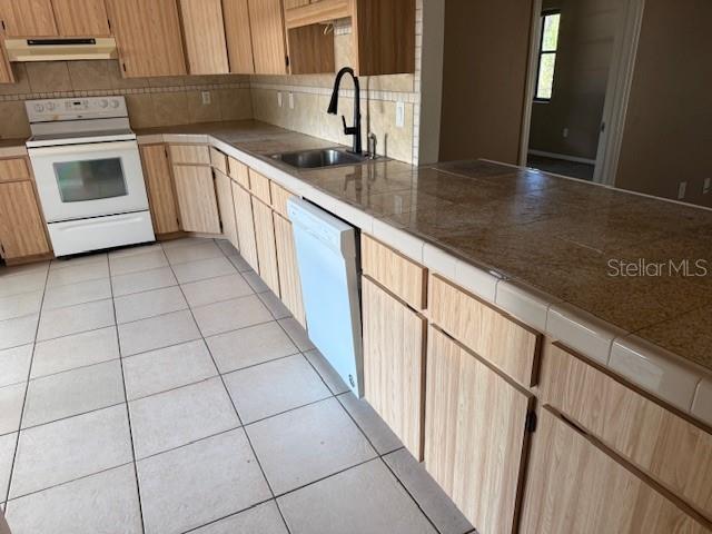 Image 3 of 10 For 306 Cabot Street