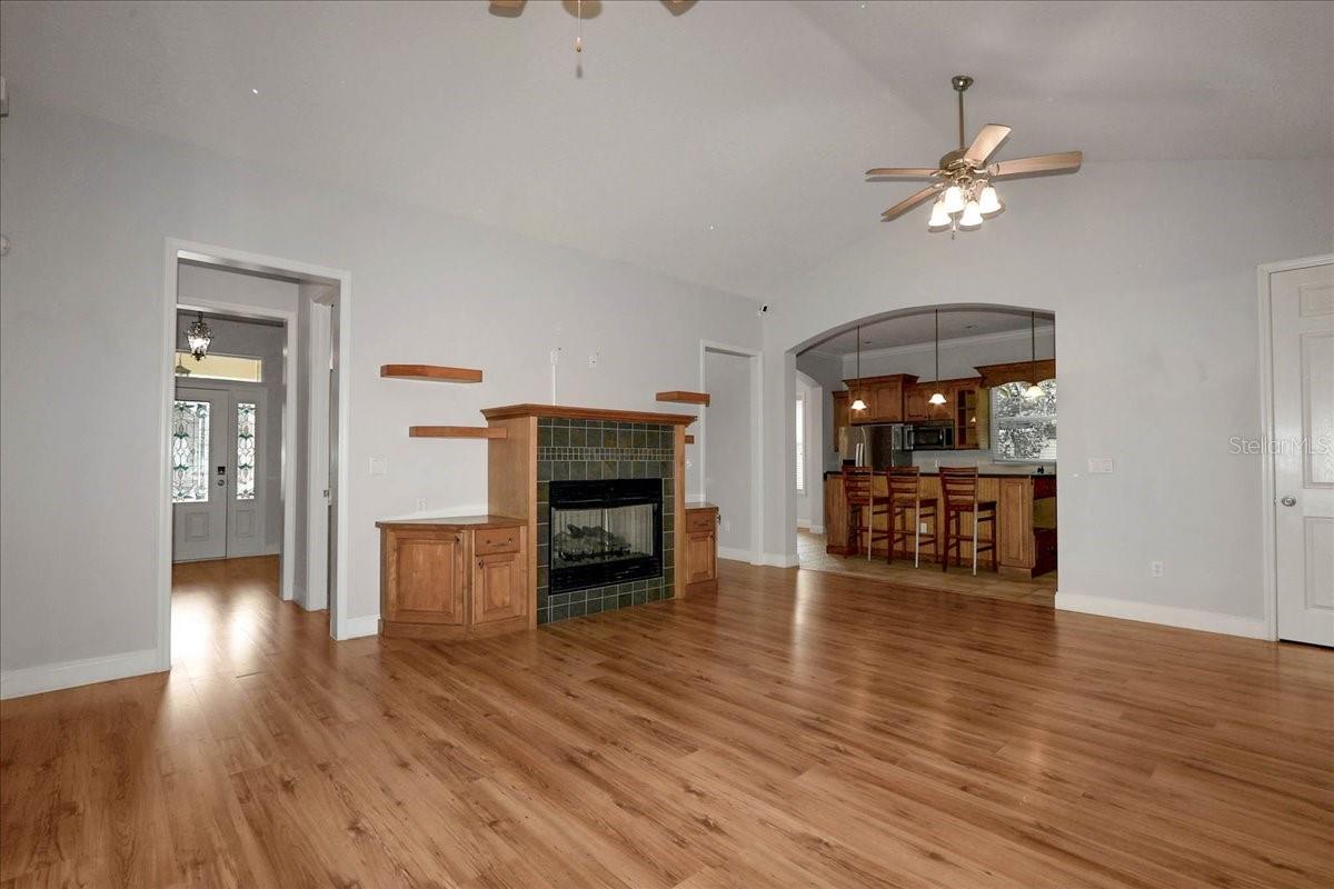 Image 27 of 70 For 4727 28th Street