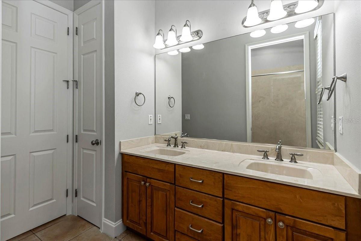 Image 36 of 70 For 4727 28th Street