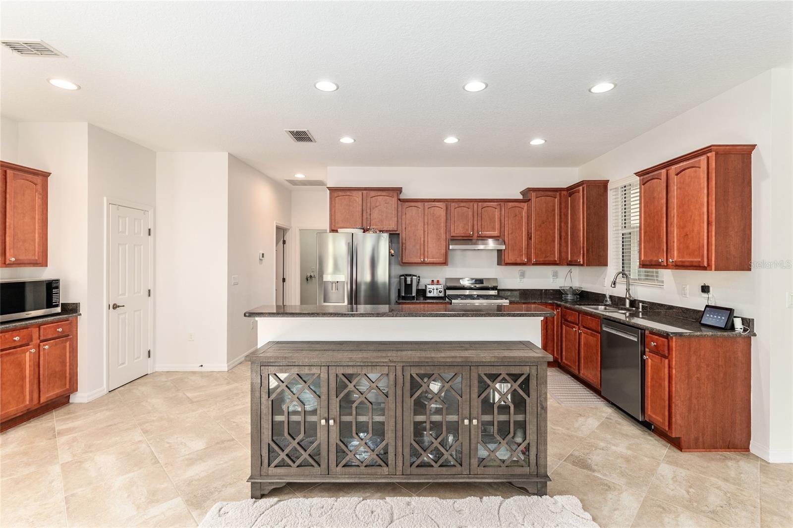 Image 14 of 49 For 9480 94th Loop