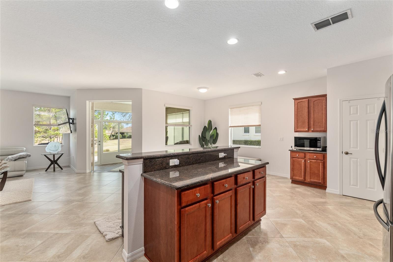 Image 16 of 49 For 9480 94th Loop