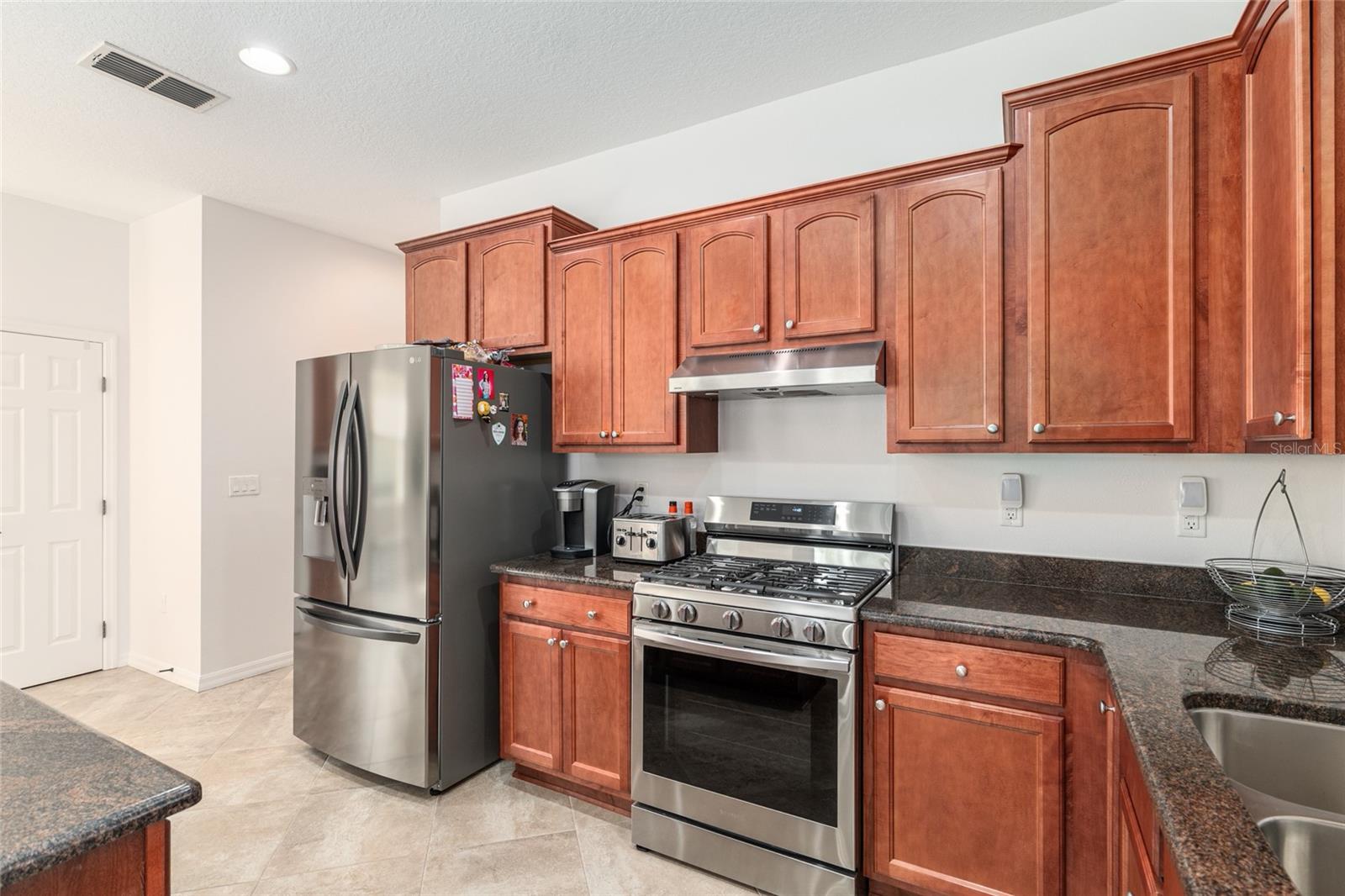 Image 19 of 49 For 9480 94th Loop