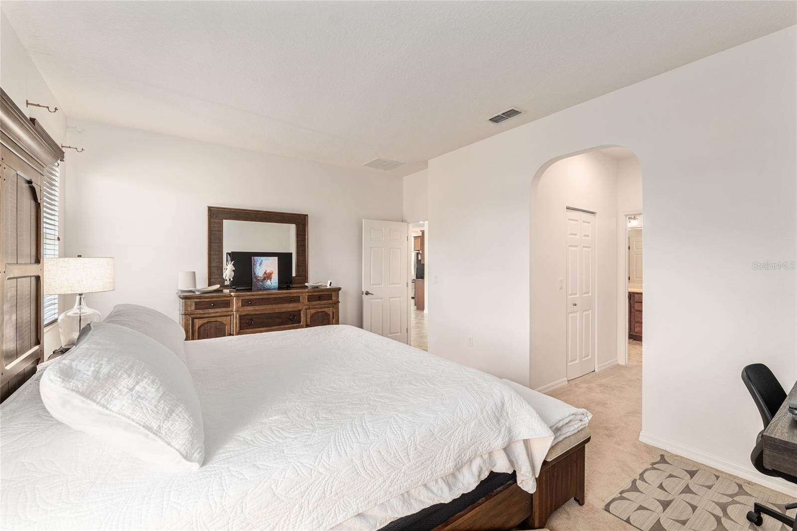 Image 22 of 49 For 9480 94th Loop