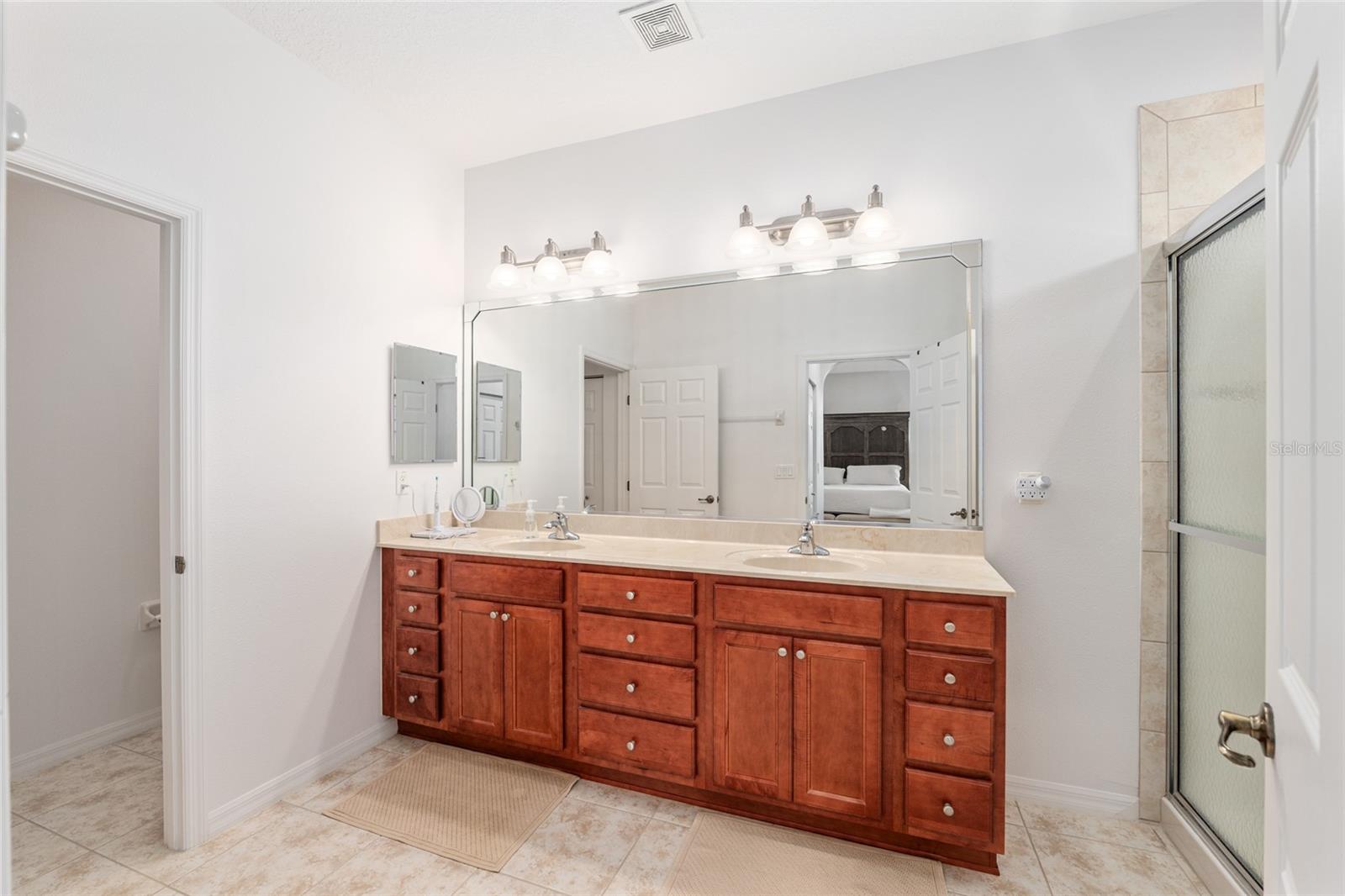 Image 25 of 49 For 9480 94th Loop