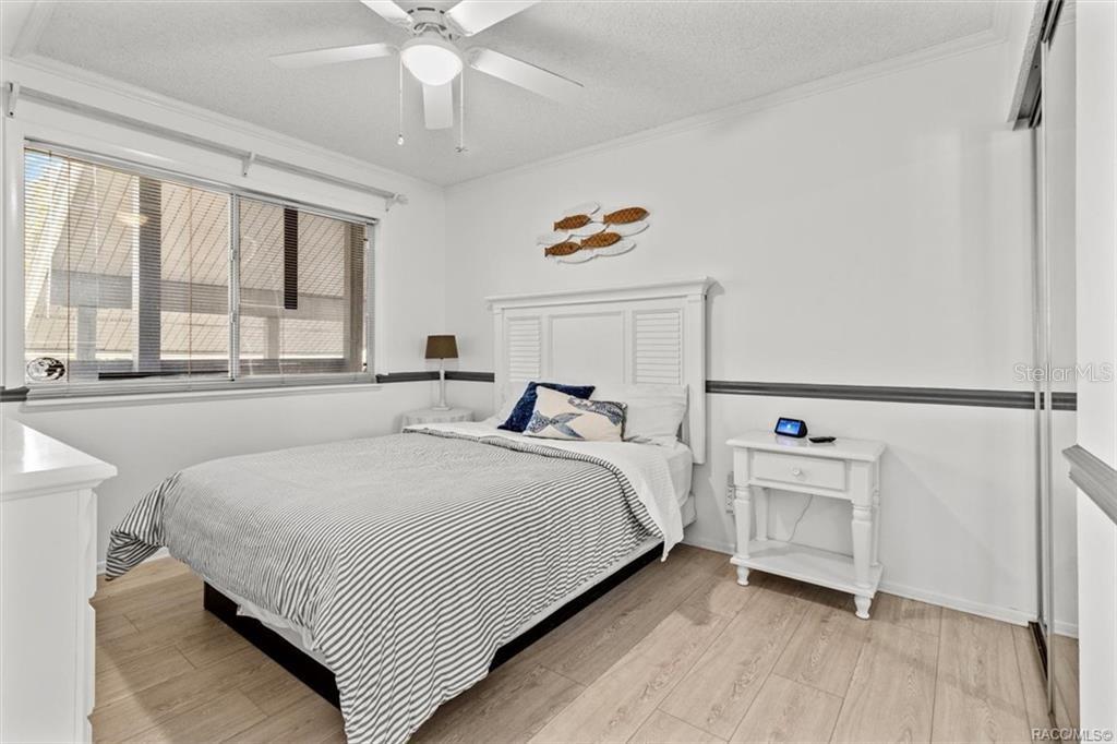 Image 33 of 42 For 20820 River Drive B37