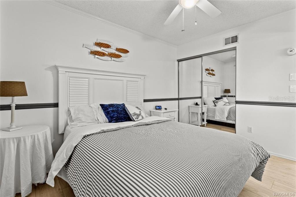 Image 35 of 42 For 20820 River Drive B37