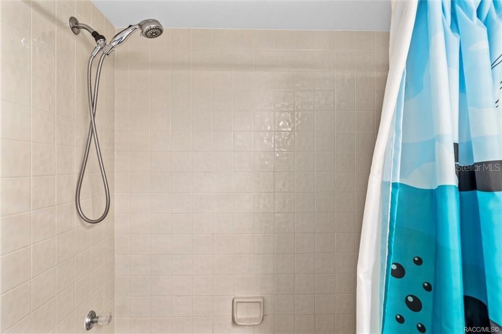 Image 37 of 42 For 20820 River Drive B37