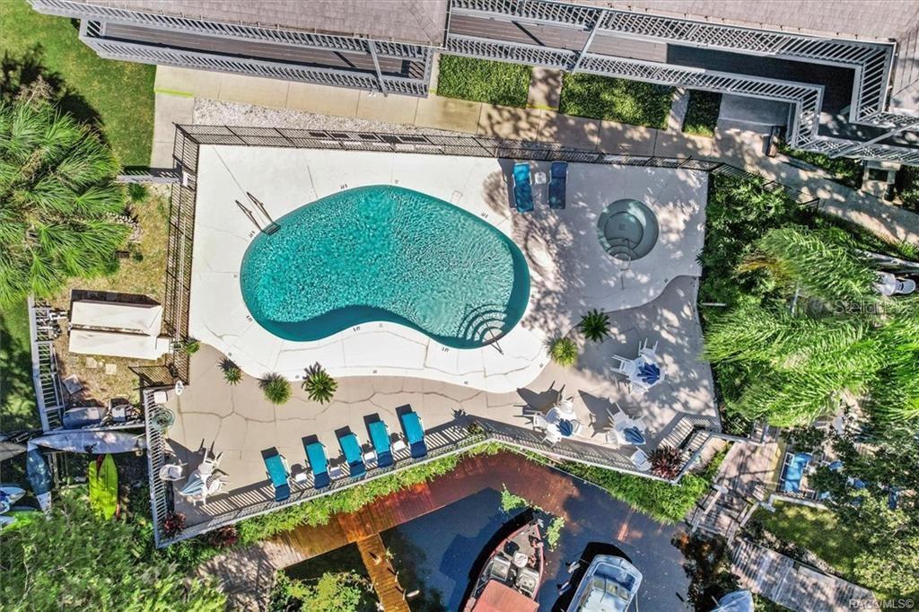 Image 6 of 42 For 20820 River Drive B37