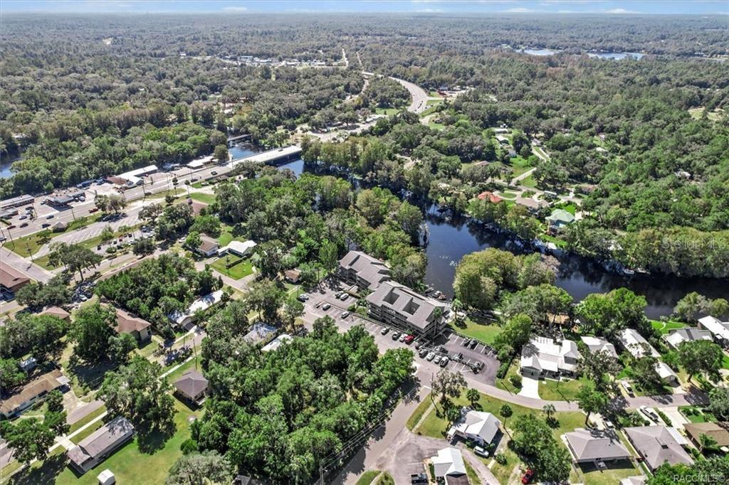 Image 9 of 42 For 20820 River Drive B37