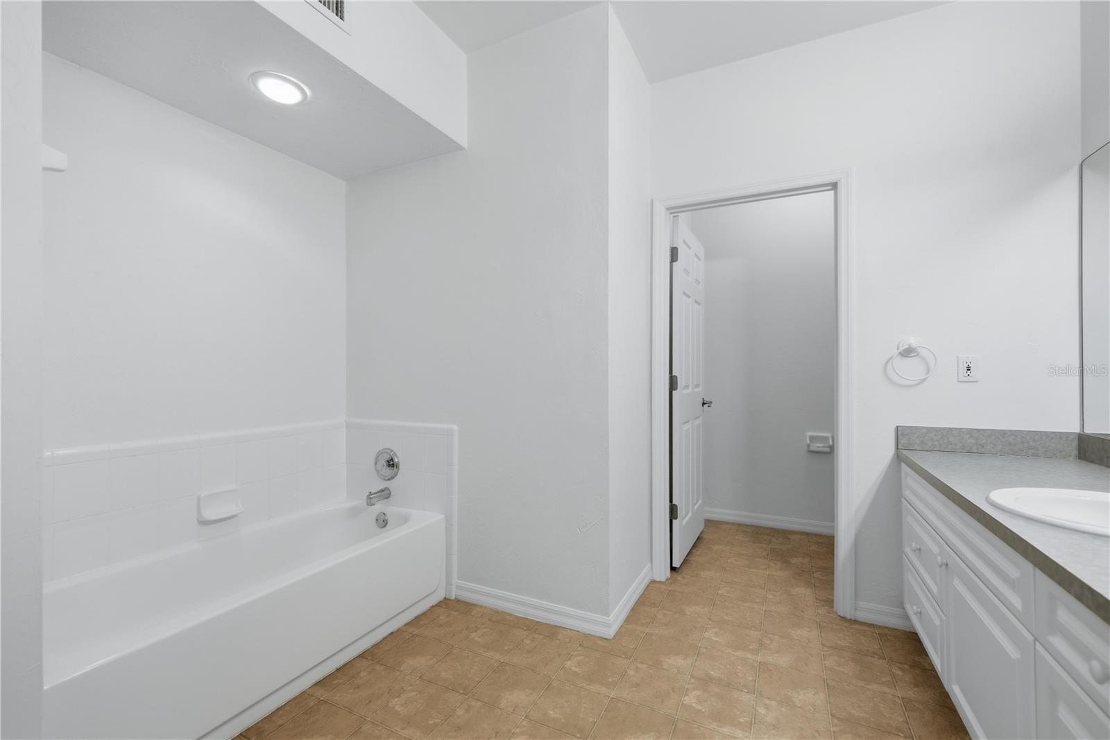 Image 14 of 26 For 10529 28th Lane