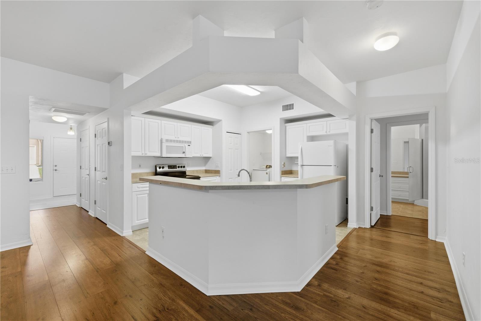 Image 7 of 26 For 10529 28th Lane