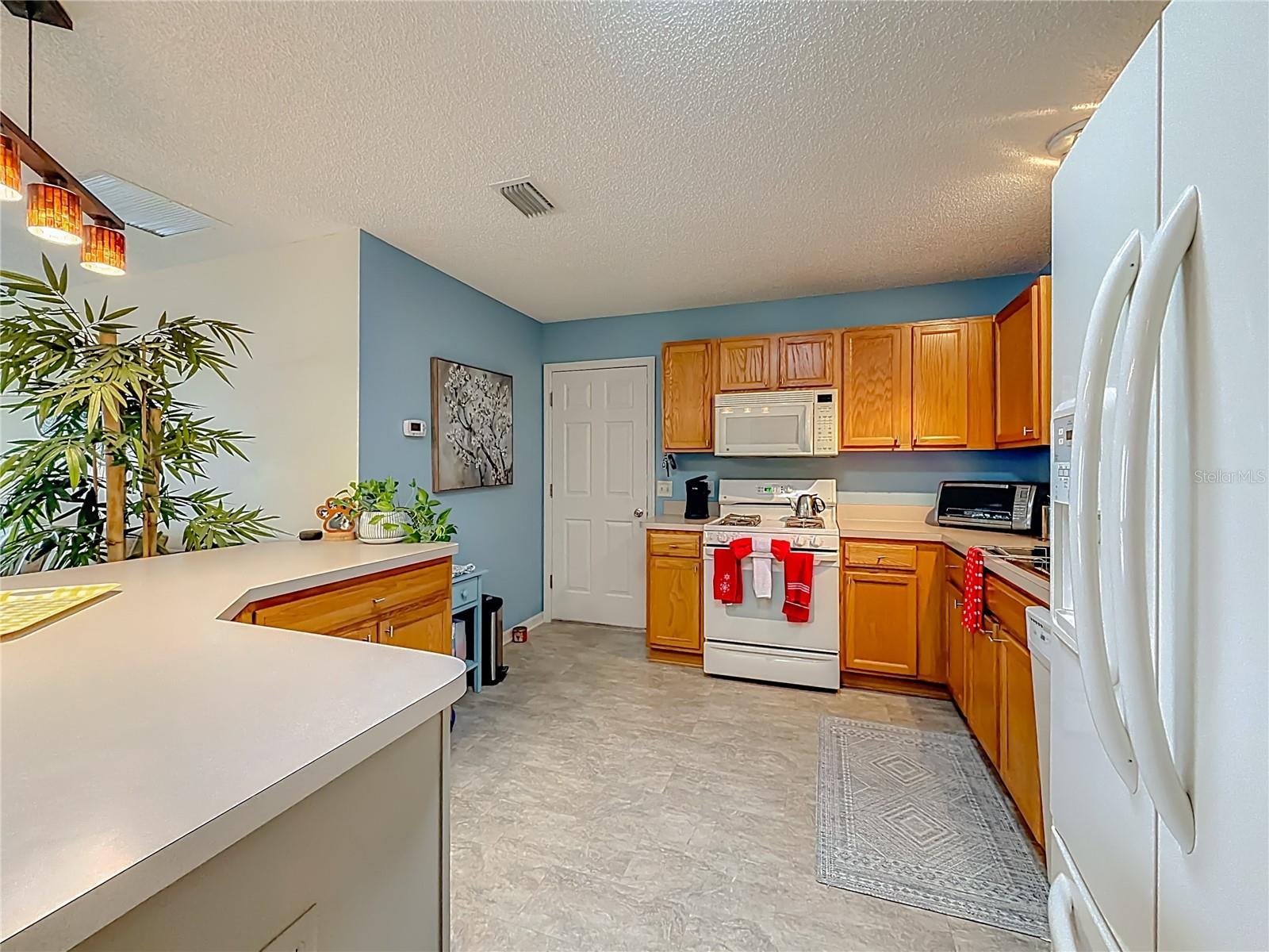 Image 13 of 51 For 969 Candler Place