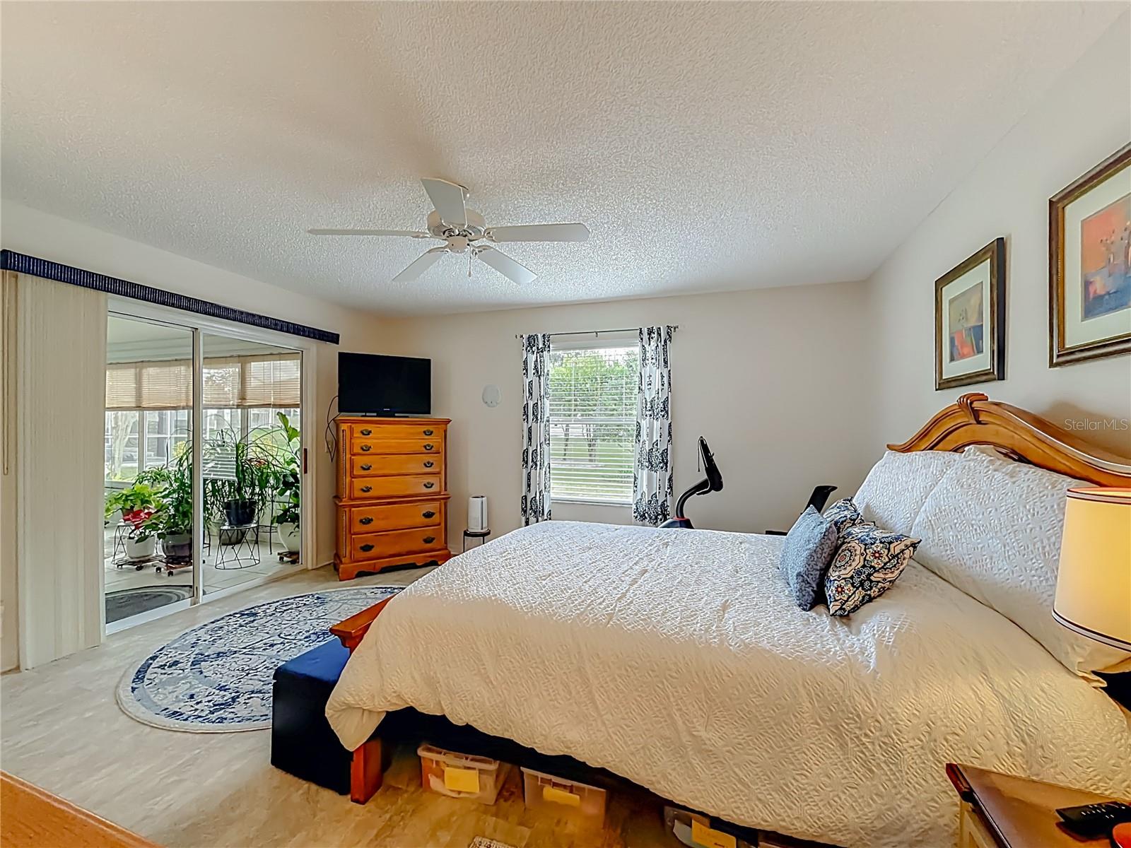 Image 22 of 51 For 969 Candler Place