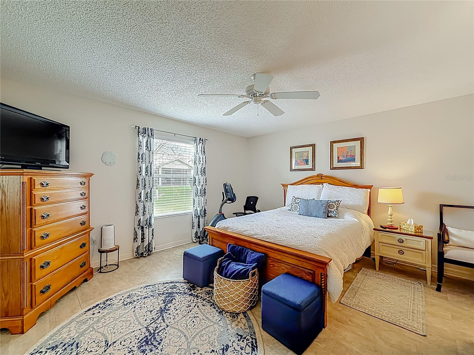 Image 23 of 51 For 969 Candler Place