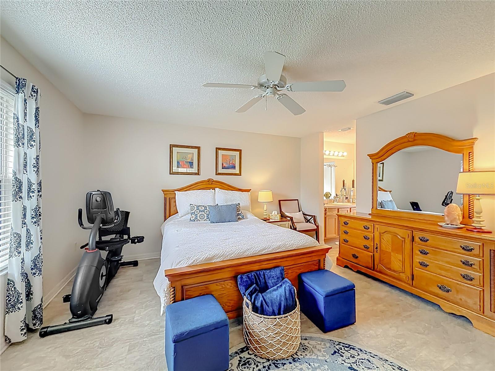 Image 24 of 51 For 969 Candler Place