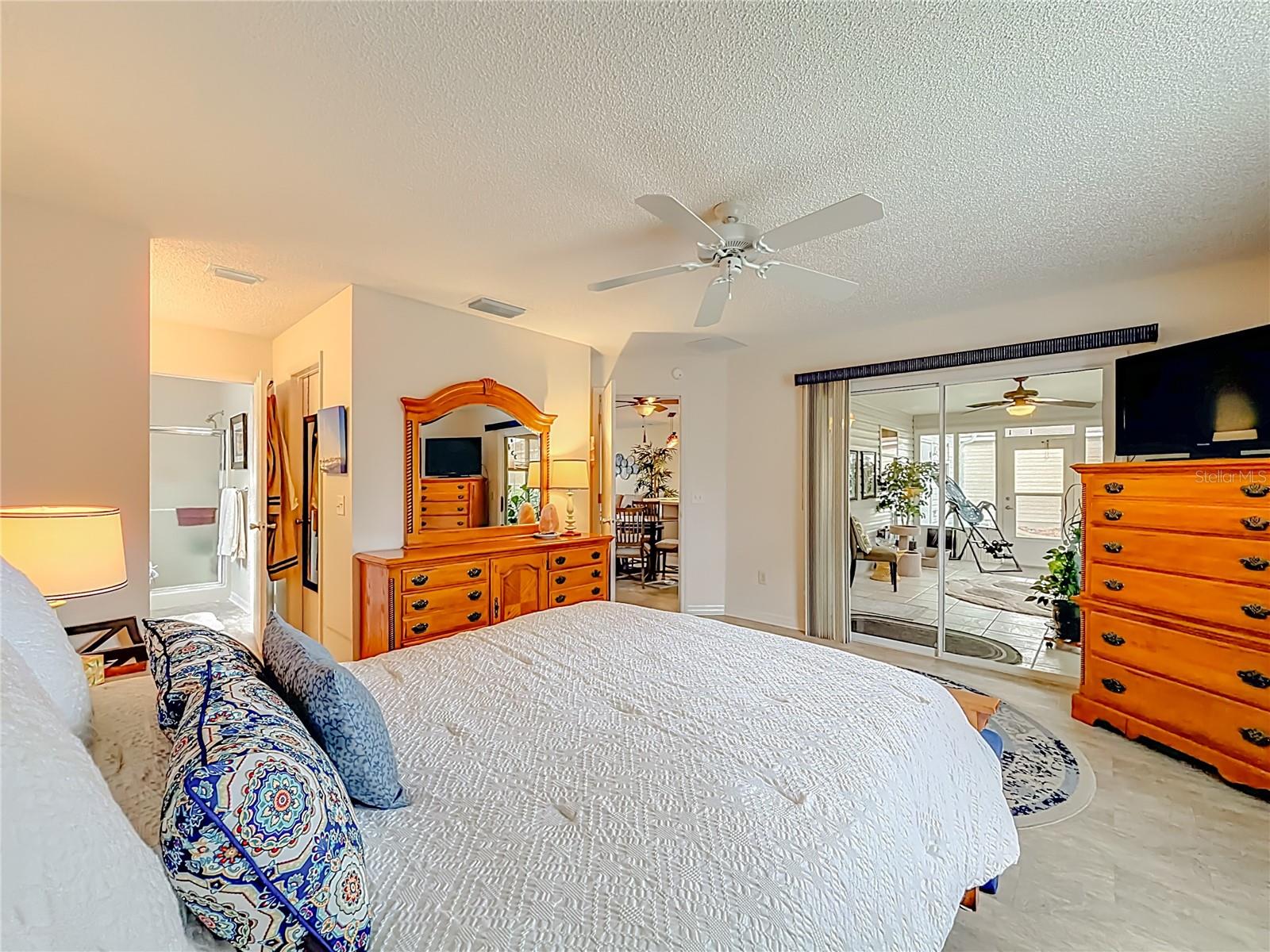 Image 25 of 51 For 969 Candler Place