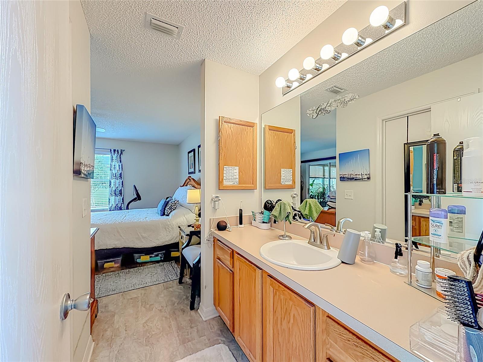 Image 27 of 51 For 969 Candler Place