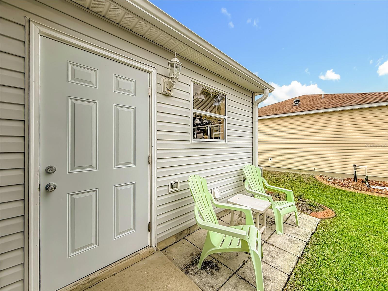 Image 35 of 51 For 969 Candler Place