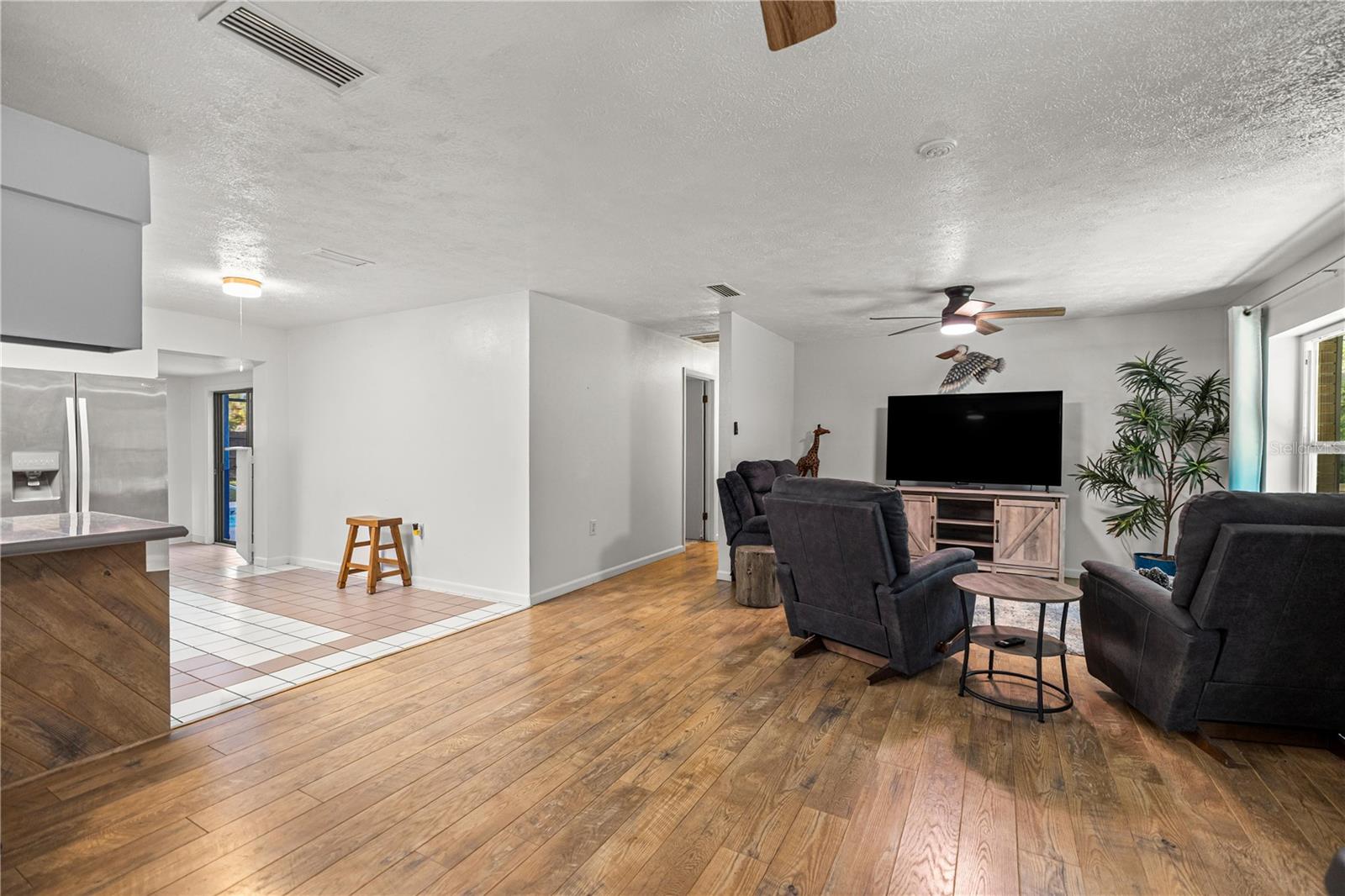 Image 6 of 38 For 5422 Se Eli Rd