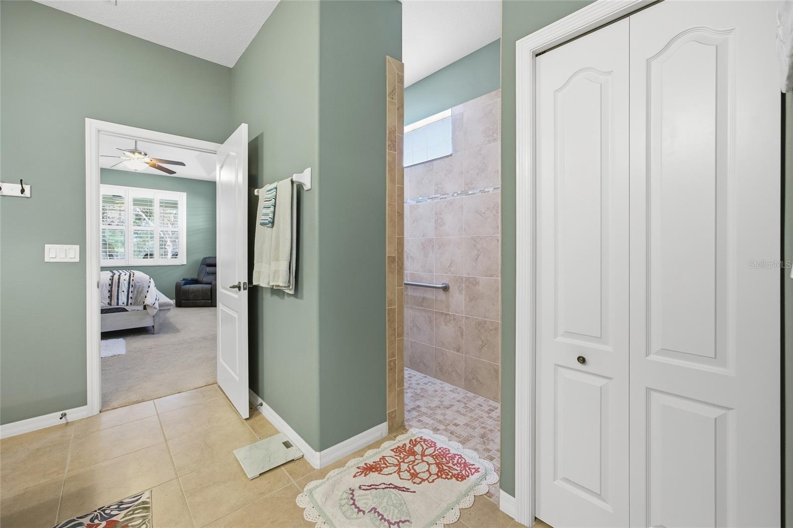 Image 16 of 46 For 8931 86th Loop