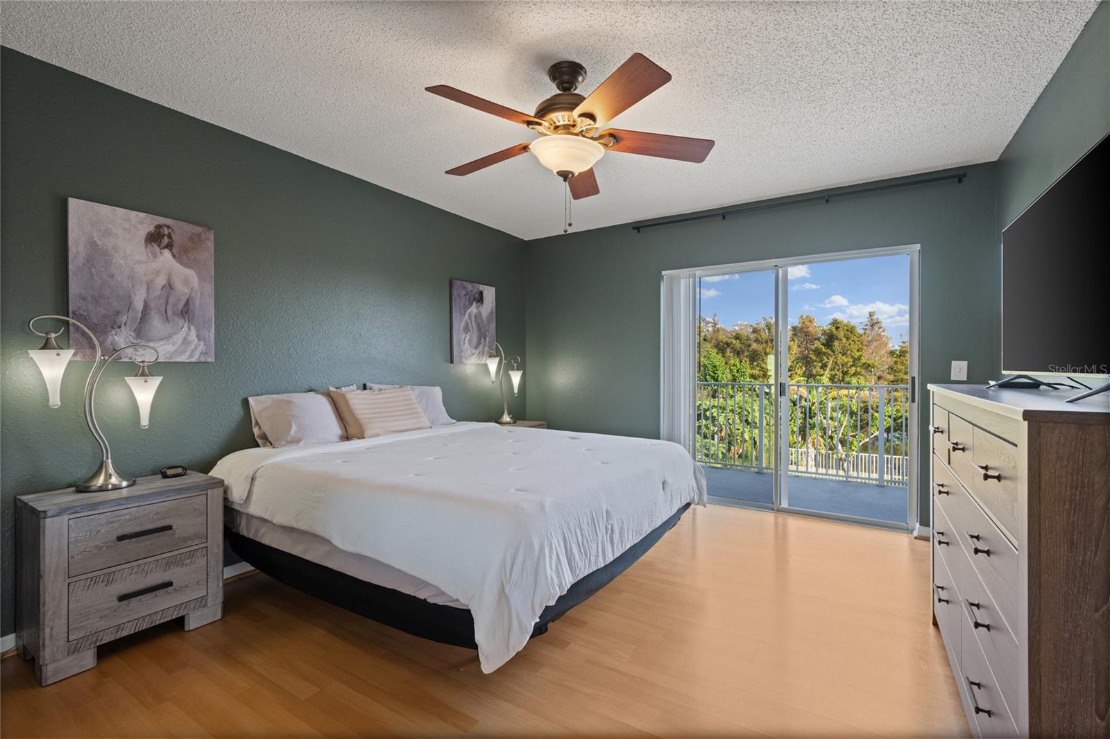 Image 21 of 41 For 1628 Club Drive