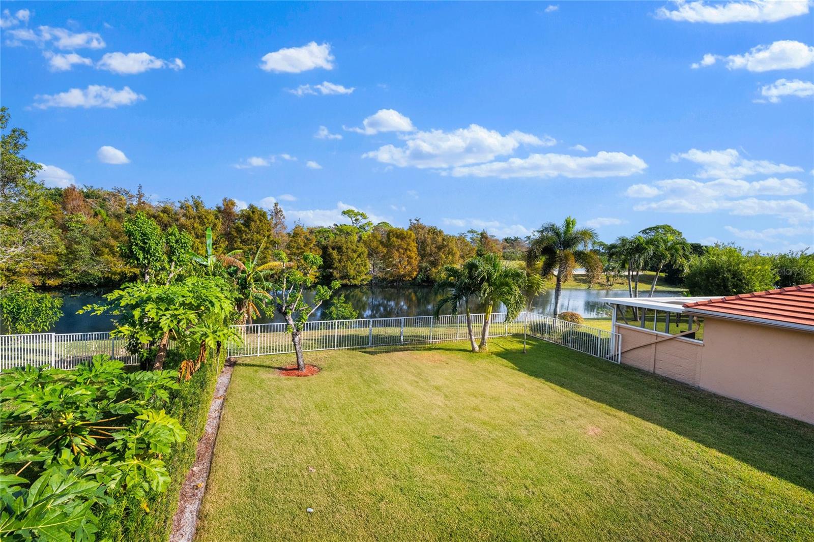 Image 32 of 41 For 1628 Club Drive