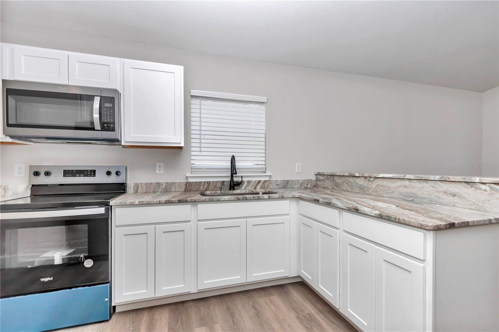 Image 12 of 35 For 206 9th Ave  