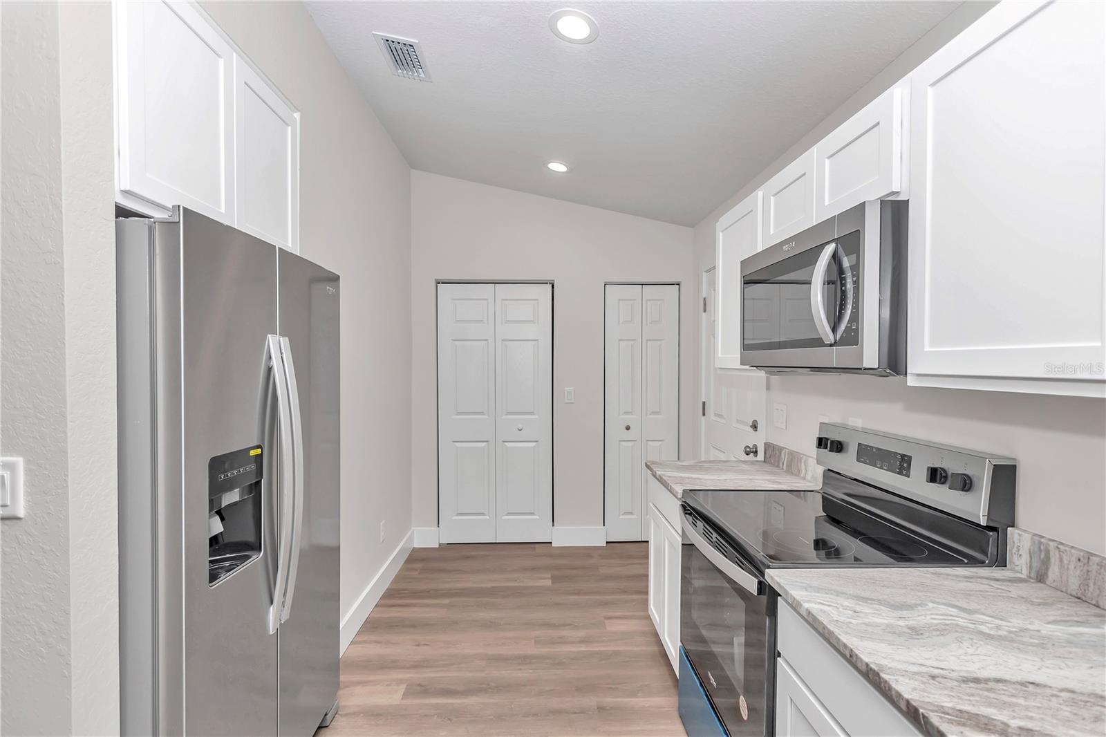 Image 14 of 35 For 206 9th Ave  