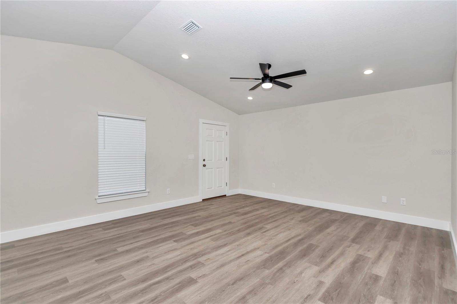 Image 17 of 35 For 206 9th Ave  