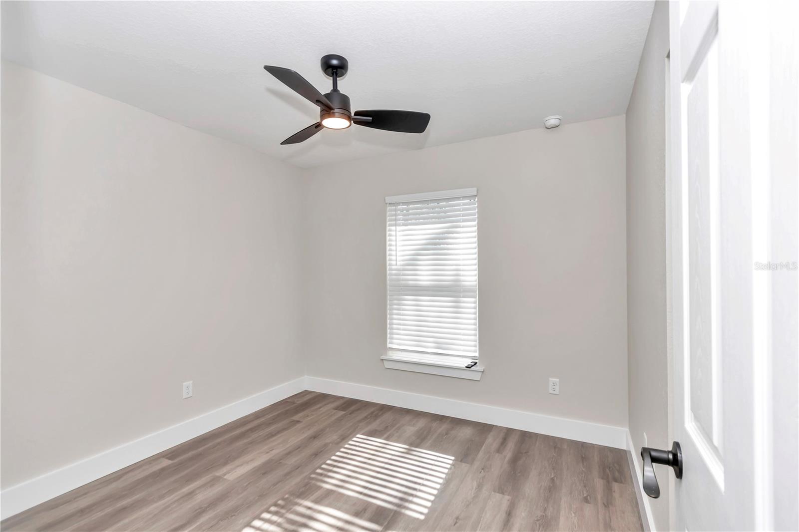 Image 19 of 35 For 206 9th Ave  