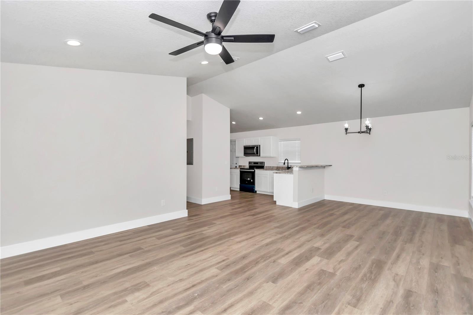 Image 7 of 35 For 206 9th Ave  