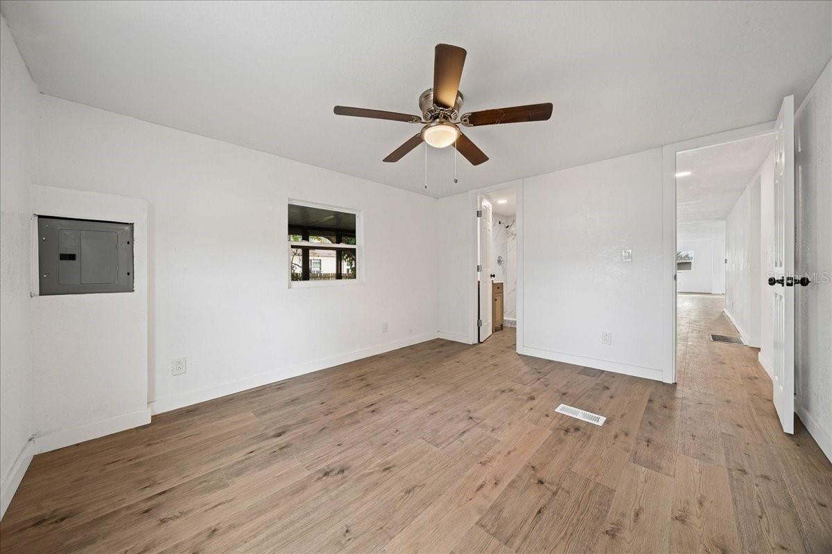 Image 29 of 63 For 13219 32nd Court