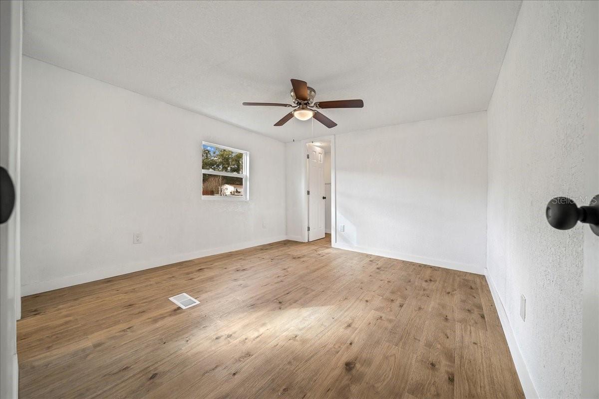 Image 33 of 63 For 13219 32nd Court