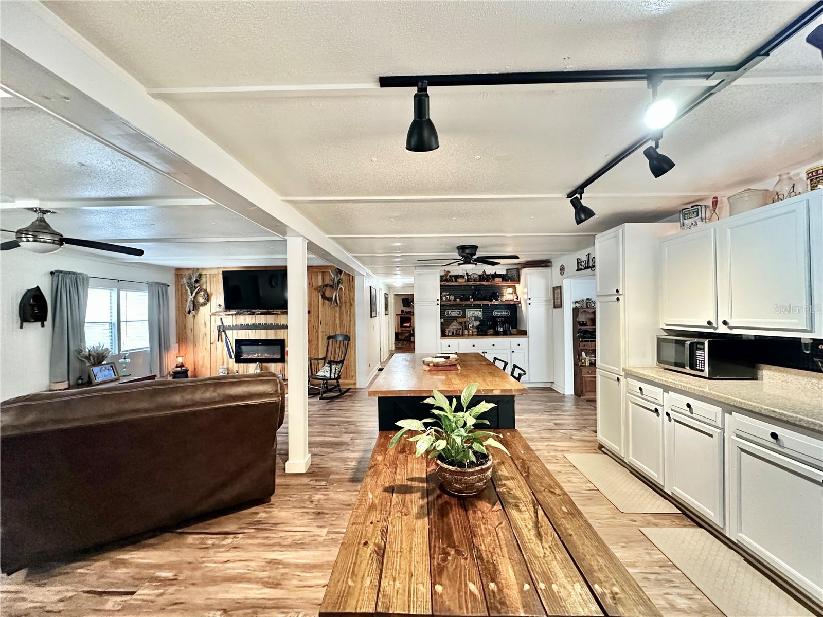 Image 13 of 36 For 9430 Carolina Way