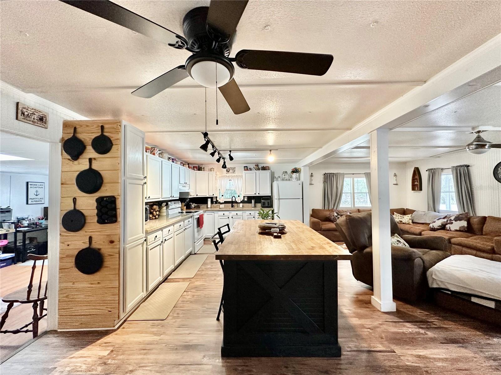 Image 14 of 36 For 9430 Carolina Way