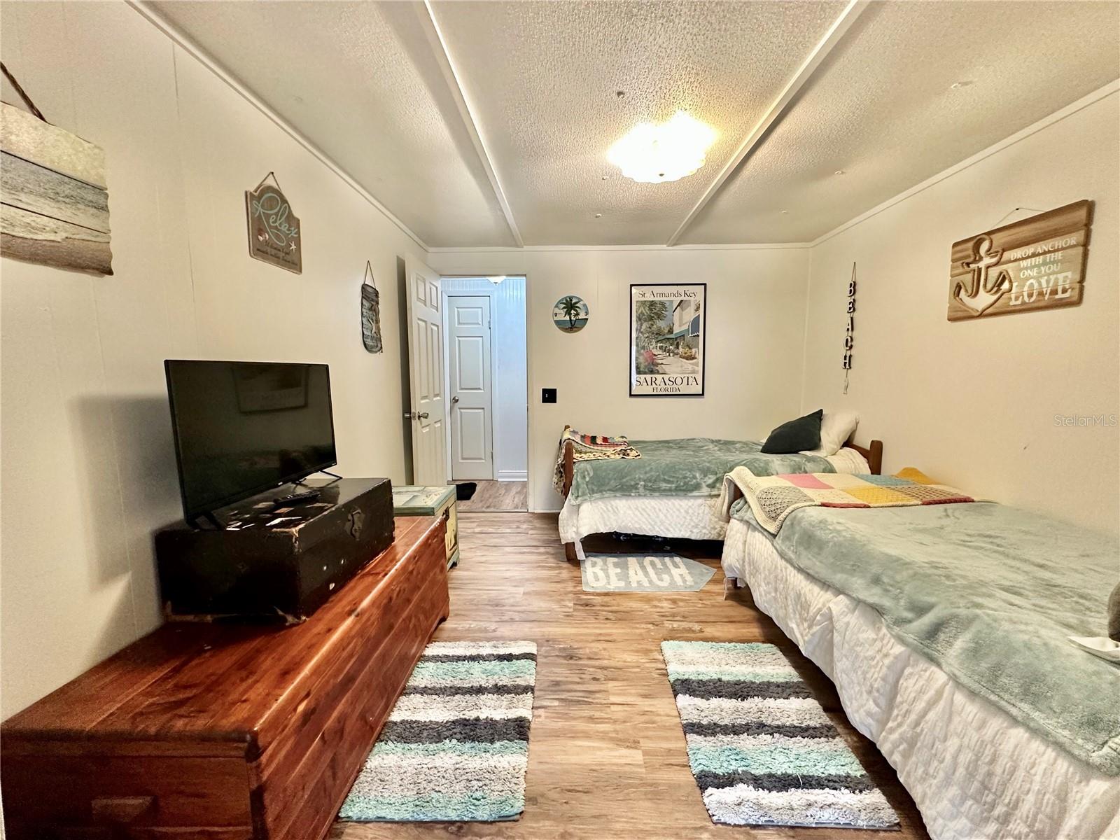 Image 22 of 36 For 9430 Carolina Way