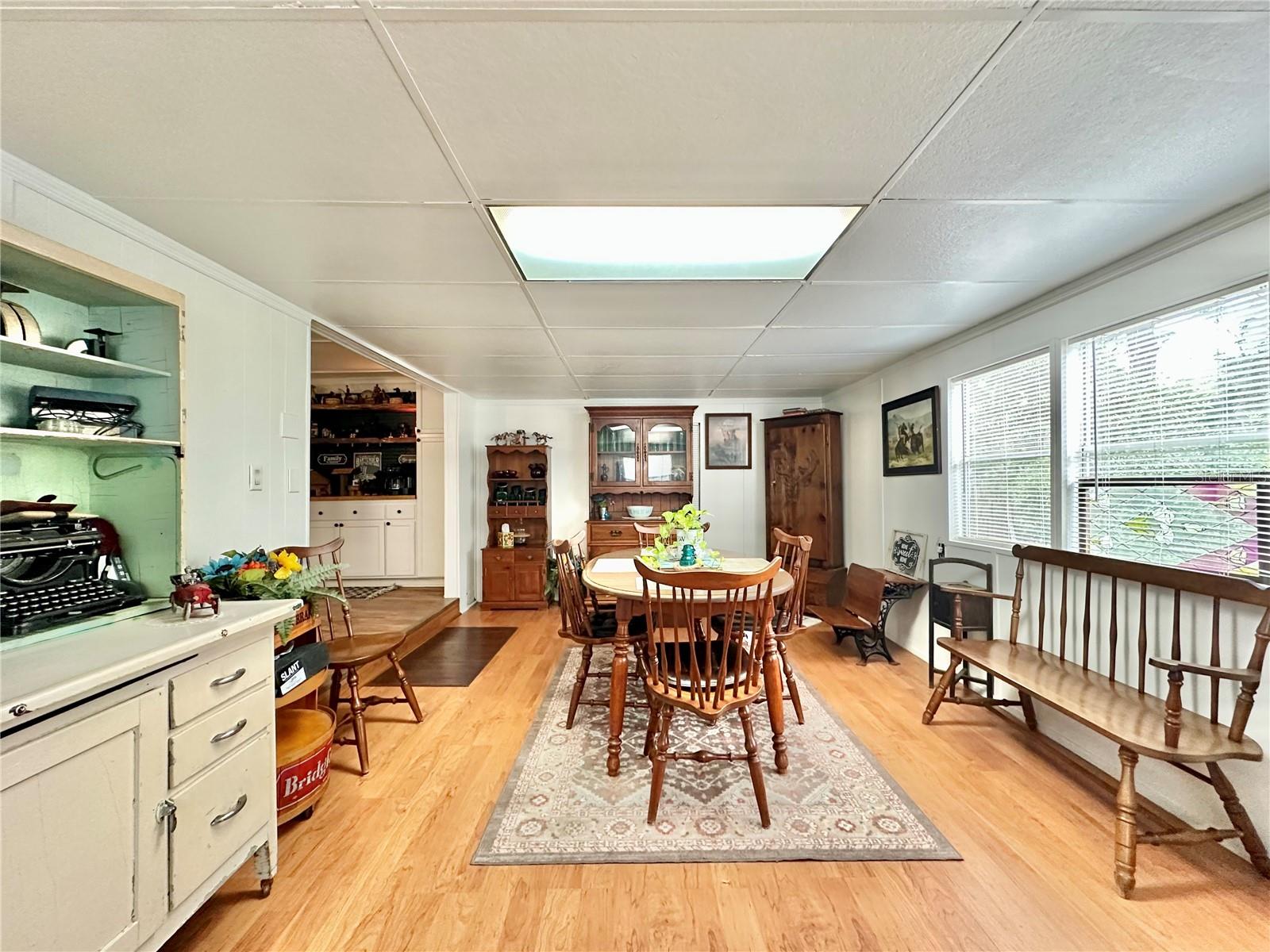 Image 5 of 36 For 9430 Carolina Way