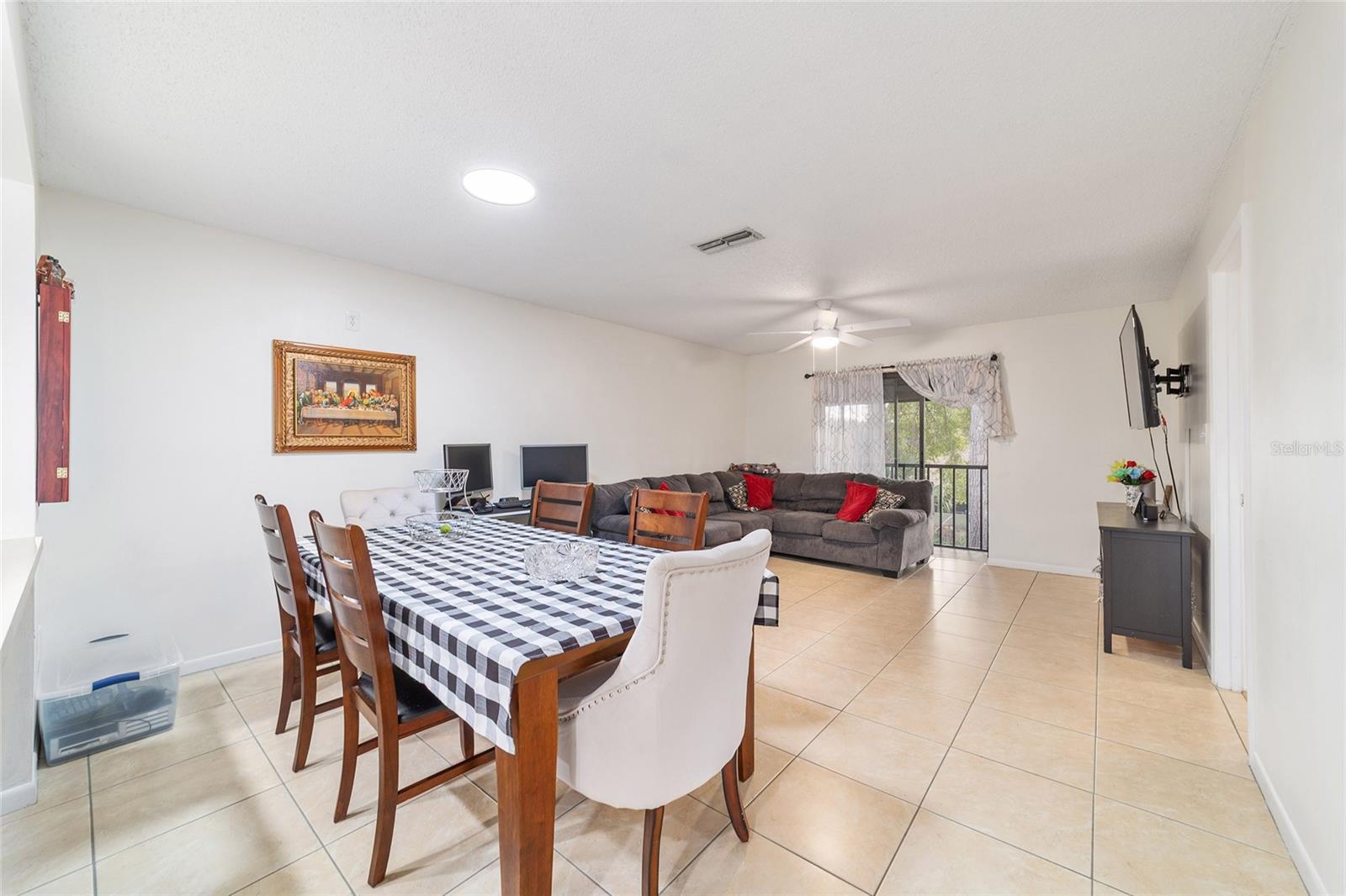 Image 17 of 49 For 2853 32nd Avenue