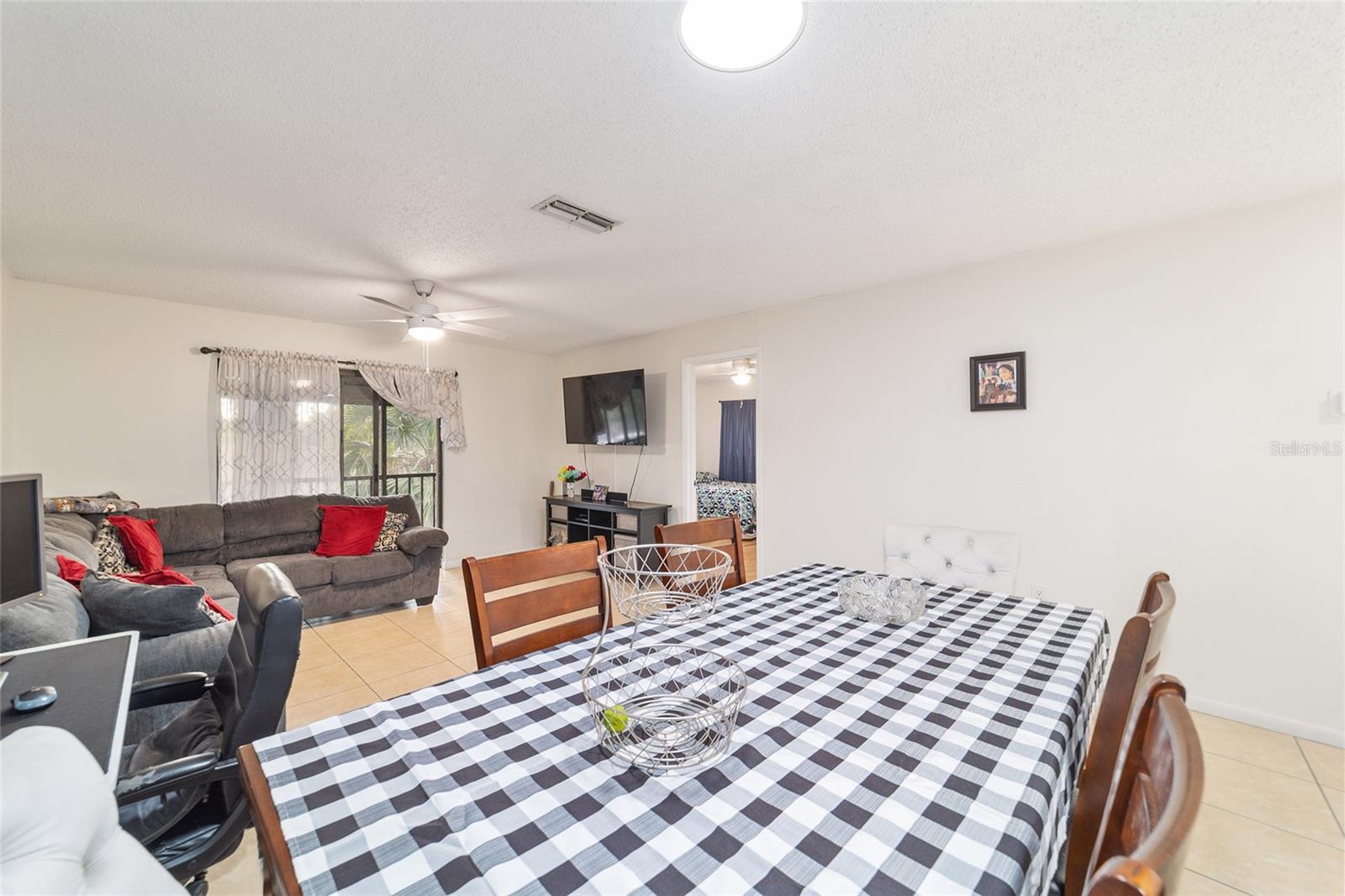 Image 19 of 49 For 2853 32nd Avenue