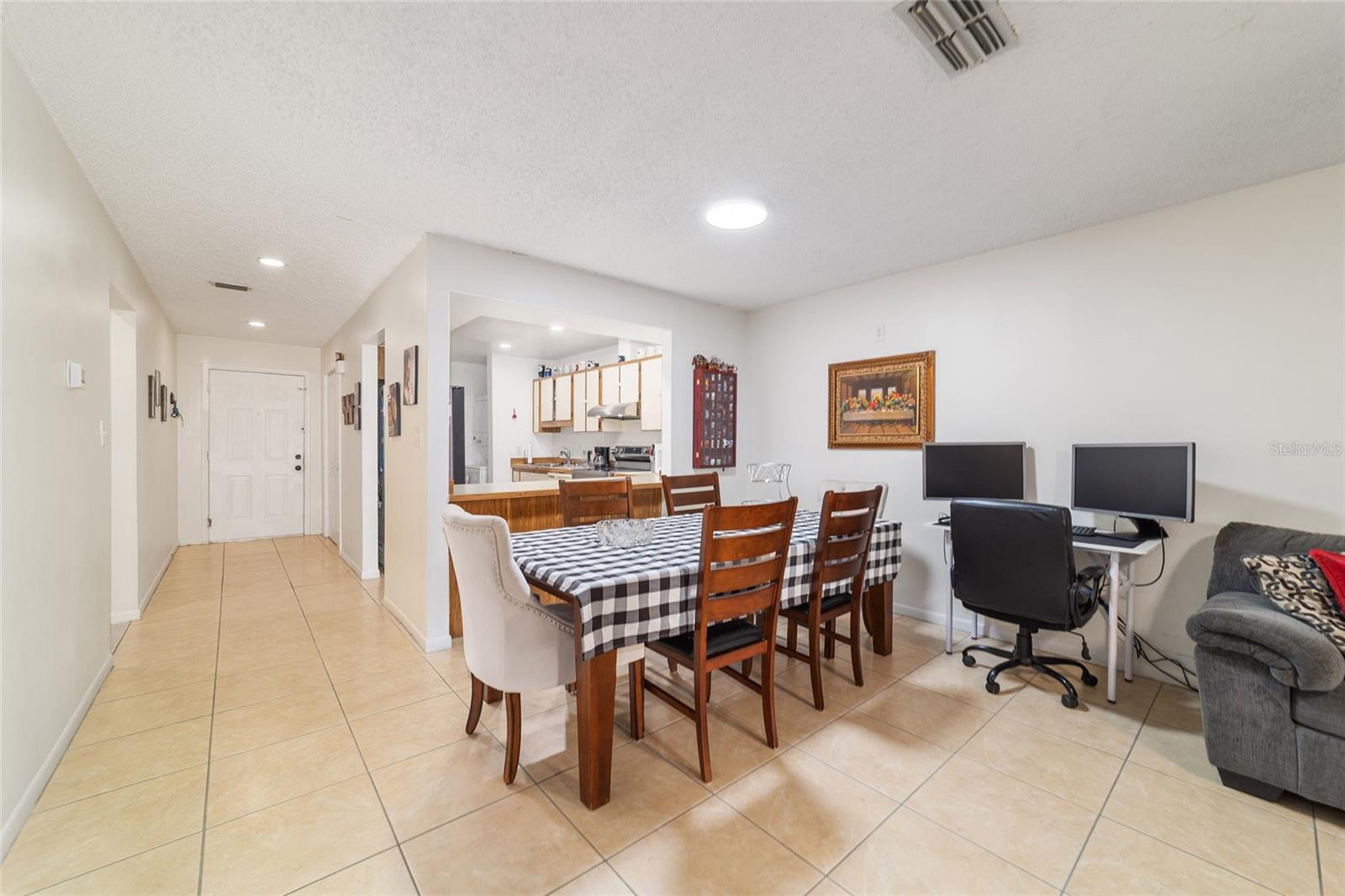 Image 20 of 49 For 2853 32nd Avenue