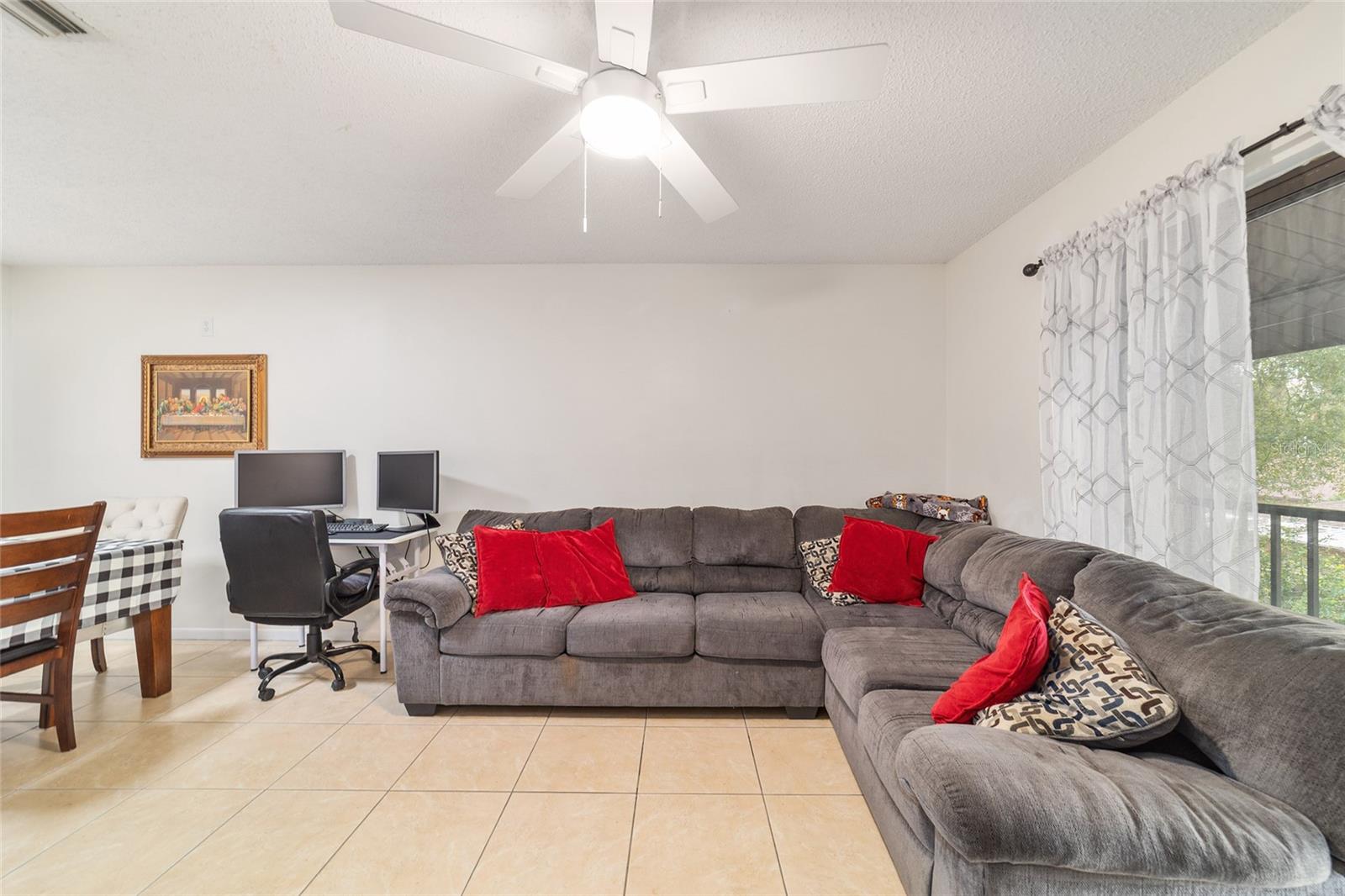 Image 22 of 49 For 2853 32nd Avenue