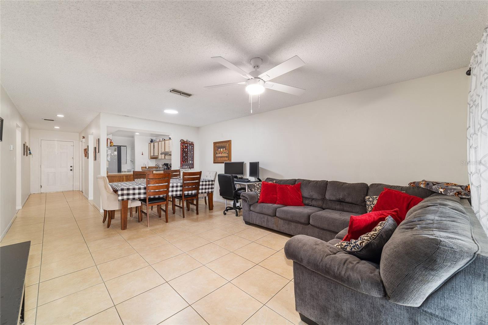 Image 23 of 49 For 2853 32nd Avenue