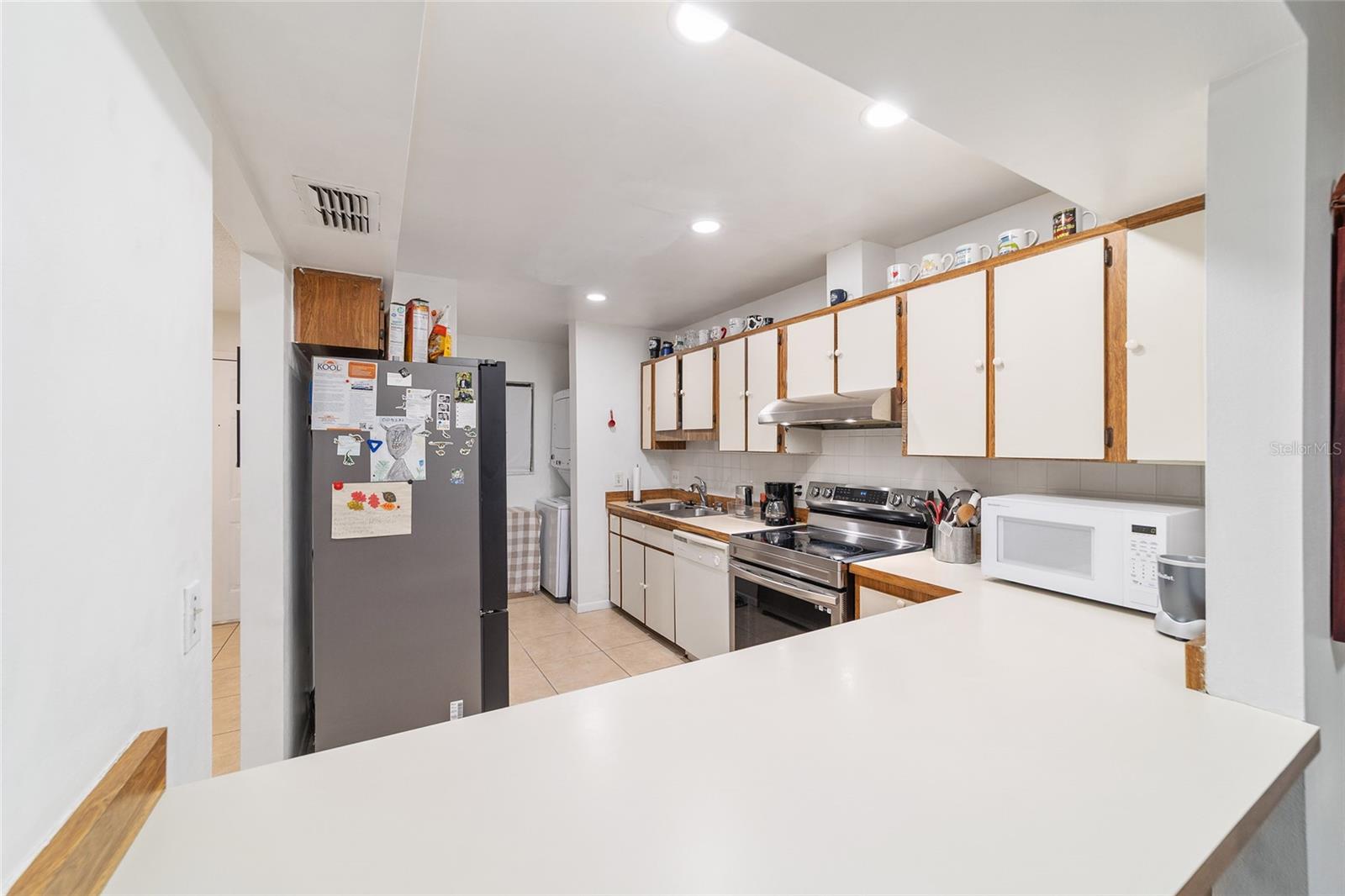 Image 28 of 49 For 2853 32nd Avenue