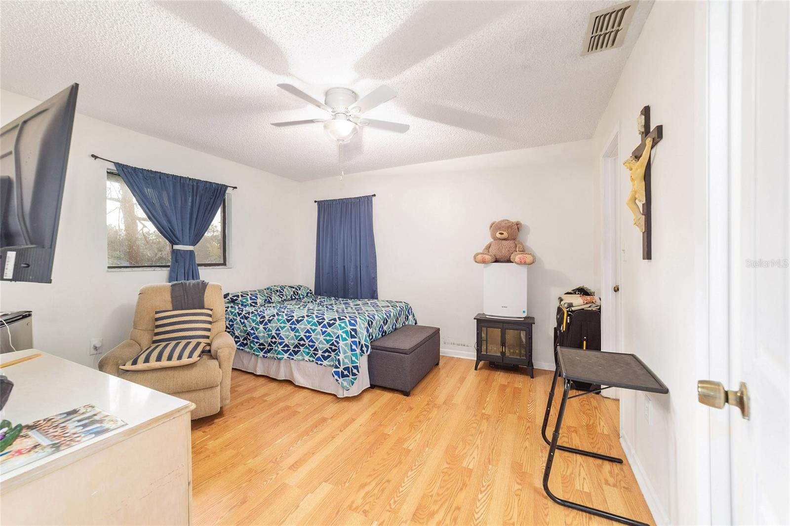 Image 34 of 49 For 2853 32nd Avenue