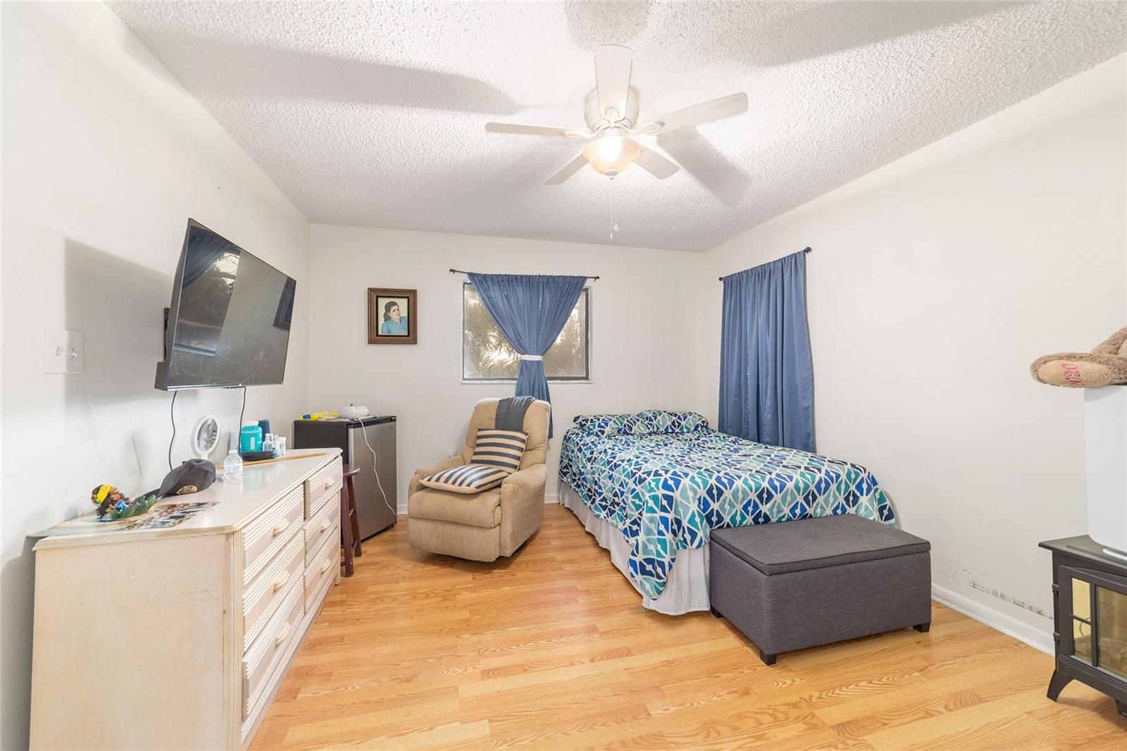 Image 35 of 49 For 2853 32nd Avenue