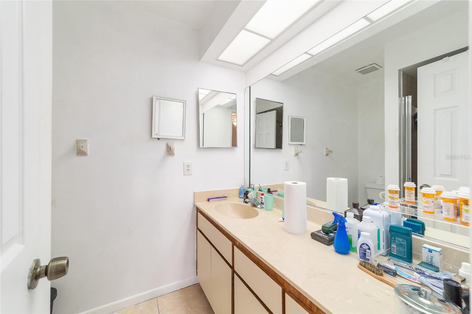 Image 38 of 49 For 2853 32nd Avenue