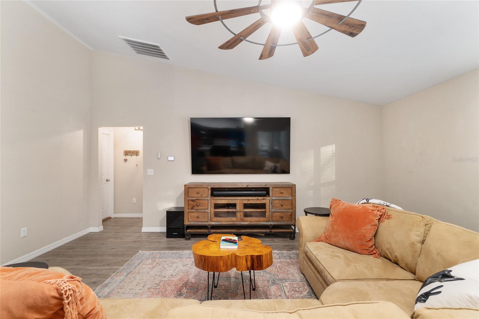 Image 17 of 100 For 13700 71st Lane