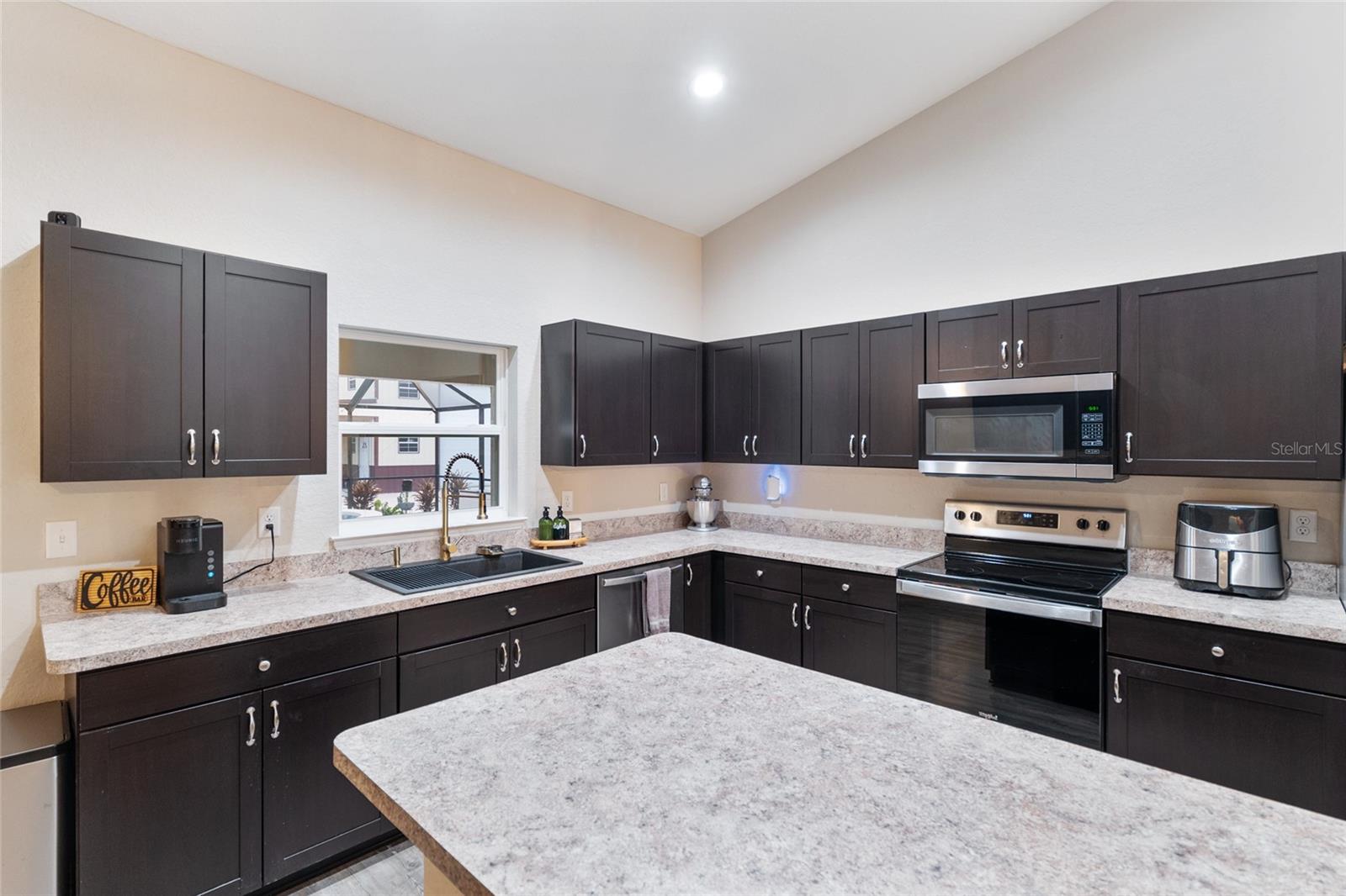 Image 31 of 100 For 13700 71st Lane